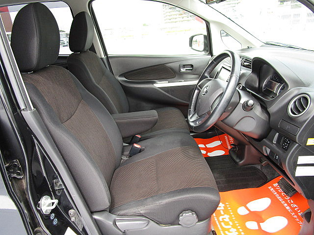 ☆内外装クリーニング☆車の隅々まで徹底的にクリーニングを行っておりますので内外装ともに綺麗な状態でご納車いたします!