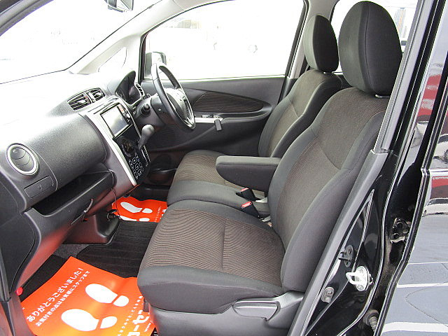 当店のお車は美装後展示を行っております☆鉄粉除去☆室内消臭☆ボディー仕上げ等々☆気持ち良いお車にお乗りいただけます