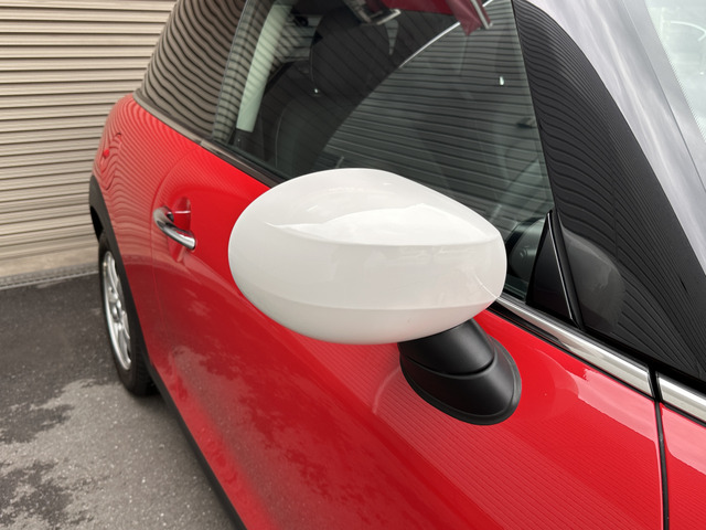 �y�E �T�C�h�~���[�z