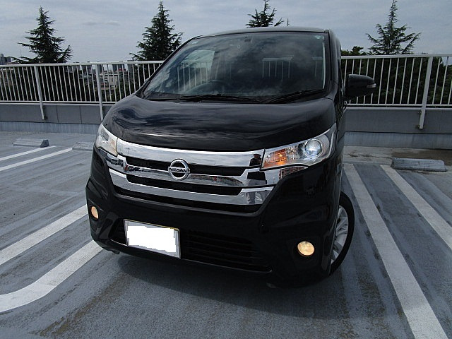 とても明るいHIDライトです!前を明るく照らし夜間走行、霧などの見通しの悪い状況でとても役に立ちます!安全運転のサポートにお役立ち!