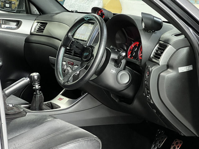 �h���|�W/�V�t�g���o�[�E�T�C�h�u���[�L�̔z�u���X�|�[�c���f���炵�����͋C���o���Ă��܂�!�쓮�z�����؂�ւ��\�ȃ_�C�������z�u����Ă��܂�!