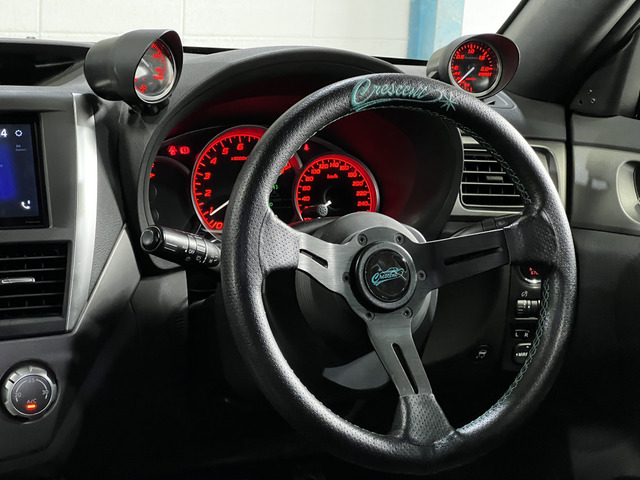 �X�e�A�����O�̓f�B�[�v�R�[���̃^�C�v�Ɍ�������Ă��܂�!�X�|�[�c�J�[�炵���C���e���A�J�X�^���ŁA���Ԃƍ����������ł�!