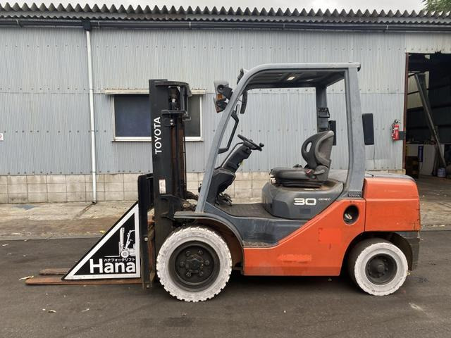 トヨタ トヨタL&F エンジンフォークリフト 15528 236.4万円 平成21