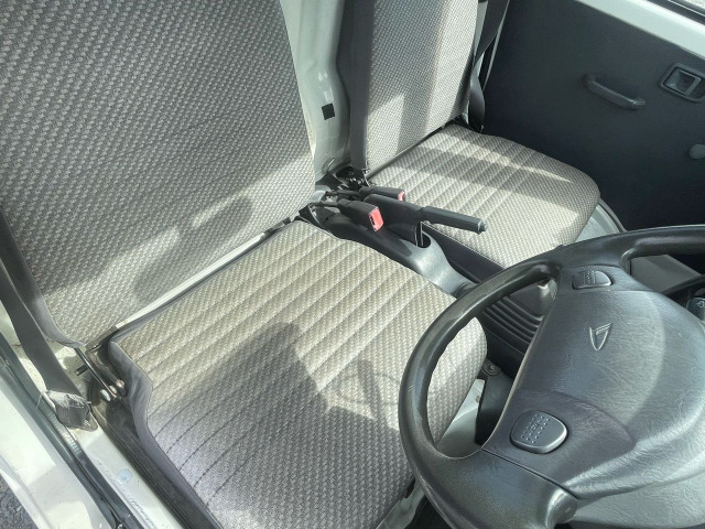 �V�[�g���j�ꓙ�͂������܂���B�Ԍ��A���b�J�[���ŕs�݂����ׂ̈����X�̍ۂɂ�090-5566-1626���܂ł��A����������(^^��