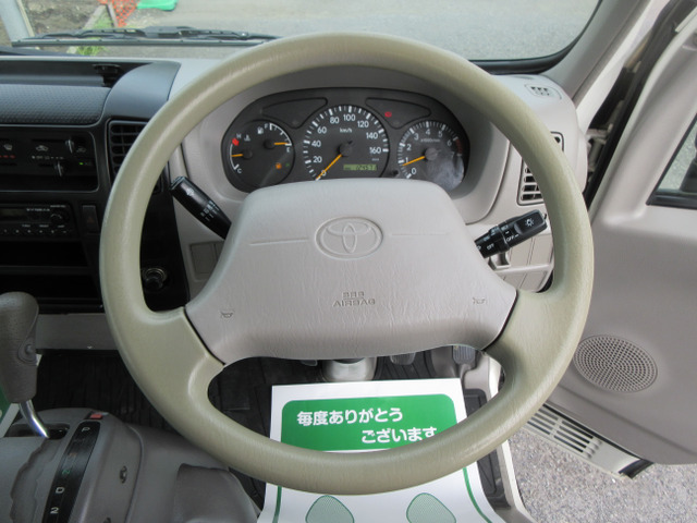 �������E�n���h�����ł���D�ȃG�A�o�b�N�t���ł���