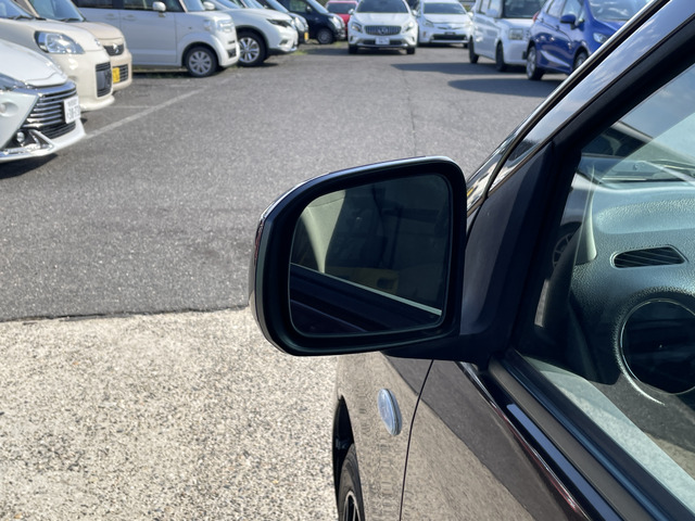 �y�x�����z���i�X�z���Ԃ������������܂��āA���ɗL�������܂��B�݌Ɏԗ��ɂȂ�܂��̂ŁA���񂲓s���̋X�������ɁA���ɗ��ĉ������B���X�\��������ƁA���ē����X���[�Y�ł��B