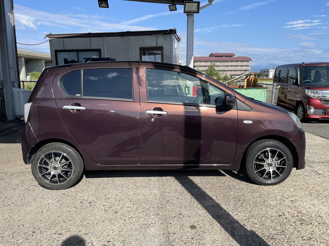 �y�x�����z���i�X�z���Ԃ������������܂��āA���ɗL�������܂��B�݌Ɏԗ��ɂȂ�܂��̂ŁA���񂲓s���̋X�������ɁA���ɗ��ĉ������B���X�\��������ƁA���ē����X���[�Y�ł��B