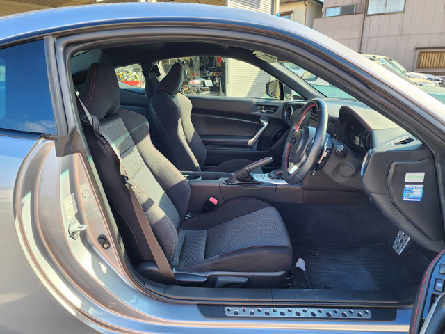 �V�[�g�̉���⃈���͖����A�����T�[�N���[�i�[�Ŏԓ��𐴑|���Ă��܂���