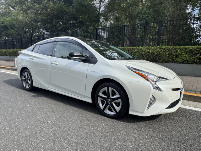 プリウス(トヨタ) 1.8 S セーフティ プラス ツートーン 中古車画像