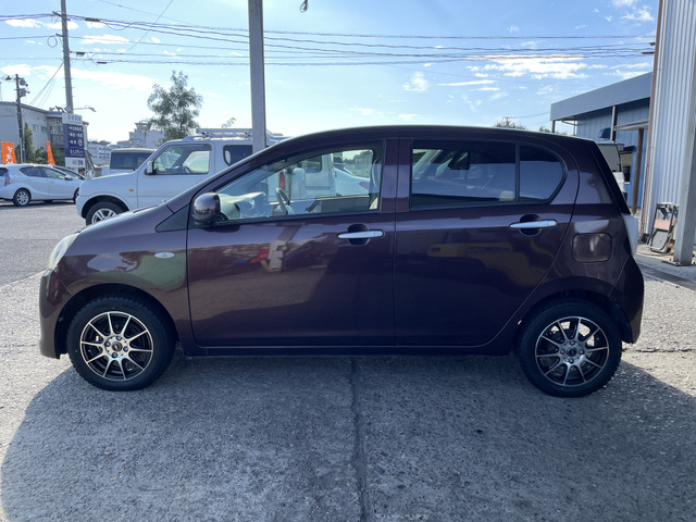 �y�x�����z���i�X�z���Ԃ������������܂��āA���ɗL�������܂��B�݌Ɏԗ��ɂȂ�܂��̂ŁA���񂲓s���̋X�������ɁA���ɗ��ĉ������B���X�\��������ƁA���ē����X���[�Y�ł��B