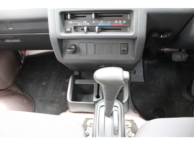 ☆お店は東名川崎インターを降りて右折、尻手黒川道路を川崎駅方面へ向かい15分位の右手に有ります。 スズキのサインポールが目印です☆