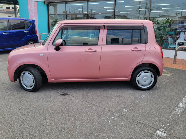 外装仕上げ、みがき、破水仕上げします。内装クリーニング ヘッドライトの黄ばみ落としてからの磨き!納車仕上げ専門の担当者がしっかり仕上げさせて頂きます。満足クォリティー!直通TEL0569-84-1338