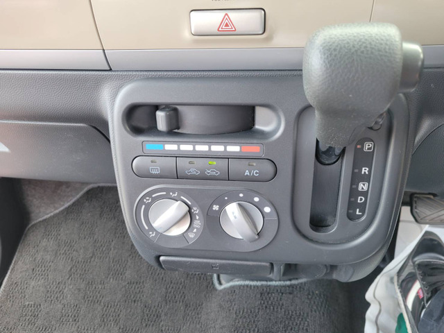 中古、新品のHDDナビ、ETC、地デジチューナー、フリップダウンモニター、バックモニターなど何でもご相談ください。下取りから取り換え、持ち込み取り付け可能です!ポータブルナビフルセグなど各メーカー取り扱い有