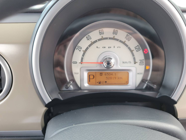 エンジン、ミッションなど金額の大きな箇所も無料修理♪代車もご用意!☆自社保証☆安心3ヶ月間の無料保証付。カーセンサーアフター保証も有り☆1年〜2年更新保証もご用意有ります。輸入車は1年保証〜有償のみです。