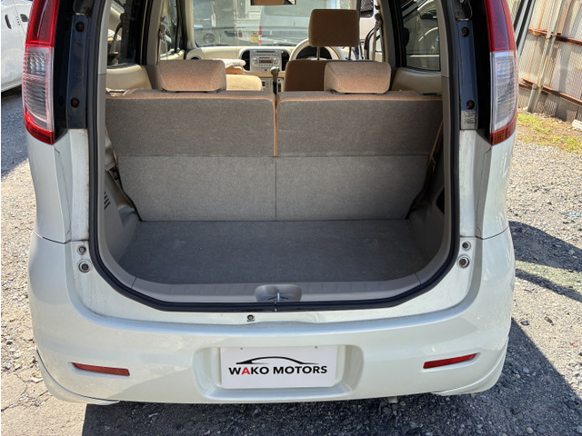 �㕔���Ȃ�O���ɓ|�����ƂŃt���b�g�ɂ��邱�Ƃ��\�ł��B