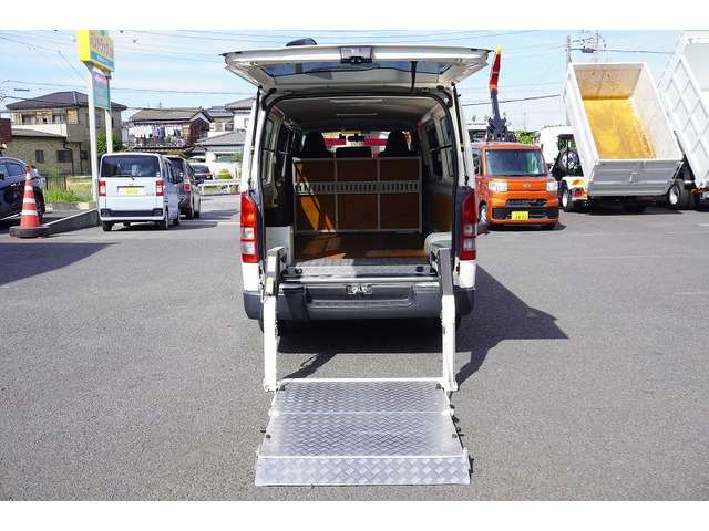 �L�x�ȃg���b�N�A���p�ԁA�n�C�G�[�X�Ȃǎ�舵���Ă���܂��B��xHP�������������Bhttp://www.vantruck.co.jp/