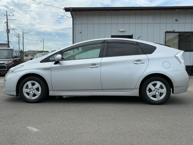 �݌ɂ͂��ׂē��X�ɂĊǗ��E�����E�d�グ���s���Ă���܂���