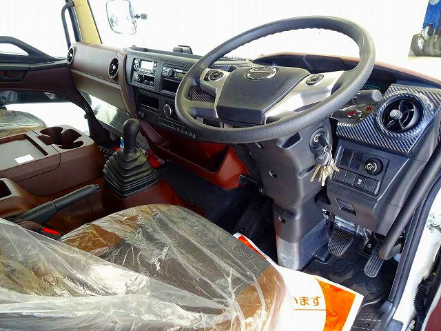 �I�[�gAC PS PW SRS ABS �W���h�A���b�N ���d�i�~���[ �G�A�T�X�V�[�g/�I�|�� AM/FM���W�I ETC �o�b�N���j�^�[ �A�h�u���[ �^�[�{ �r�C�u���[�L �t���A6MT