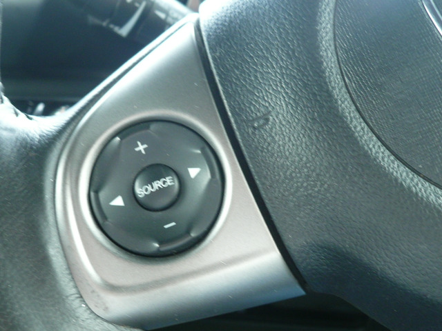 ステアリングスイッチ☆手元でオーディオの操作できます(^^♪