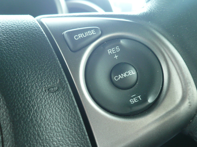 クルーズコントロール☆ ドライバーが設定した速度を自動的に維持してくれます!長距離運転する方におすすめです?