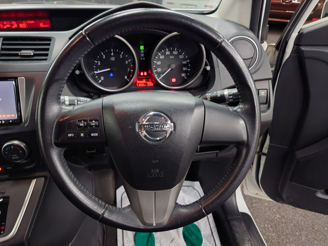 大高店は軽自動車をメインに取り扱っておりますが、本店ではコンパクトカーからミニバン、輸入車まで取り扱っております。グループ全店で常時在庫180台以上取り揃えております。厳選仕入れをしております!