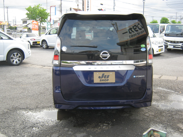 セレナ1.2 e-POWER X