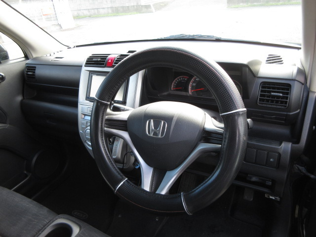 内装はキズや汚れの少ない綺麗な内装です。