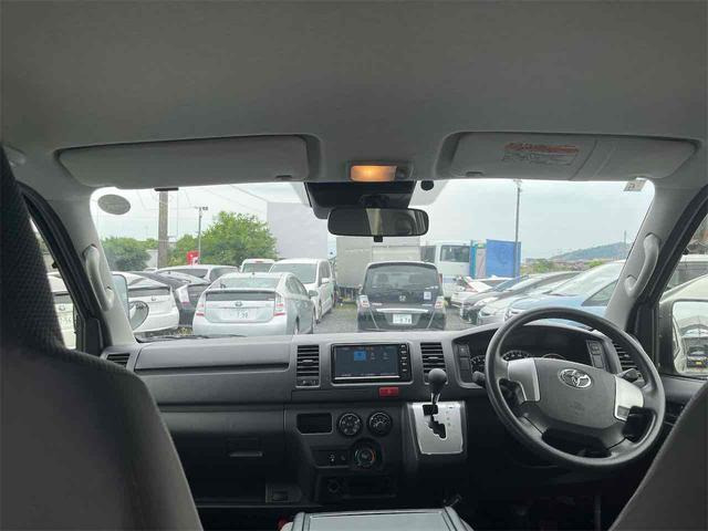 ハイエースバン