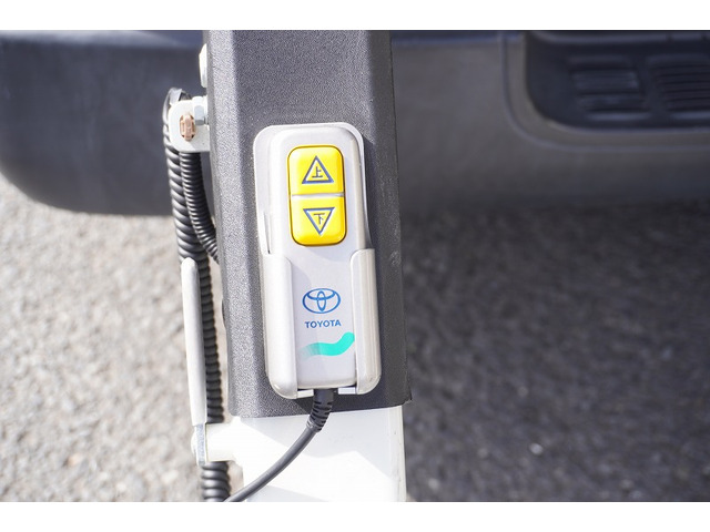 �V�Ԓ����������Ă���܂��B���g�p�̎ԂȂǂ����Ŕ[���������g���b�N����������u���Ă���܂��̂ł������������B