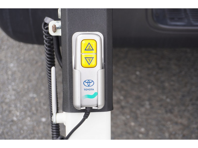 �V�Ԓ����������Ă���܂��B���g�p�̎ԂȂǂ����Ŕ[���������g���b�N����������u���Ă���܂��̂ł������������B