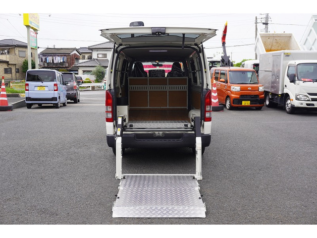 �L�x�ȃg���b�N�A���p�ԁA�n�C�G�[�X�Ȃǎ�舵���Ă���܂��B��xHP�������������Bhttp://www.vantruck.co.jp/