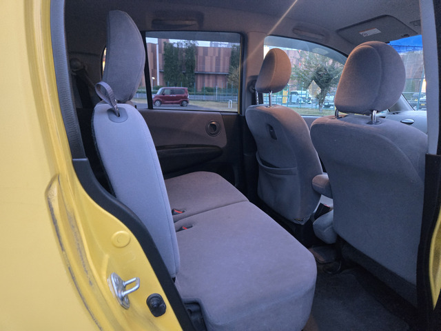 リヤシートも広々です。(支払総額13.8万円・圏内に限り・フォグランプ)