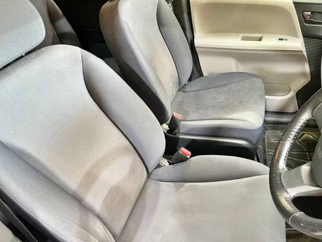 当店は他の格安店とは違い札幌運輸支局(1-3192)認証工場になりますので、しっかりと法定点検後に納車させていただきますのでご安心ください。お客様のご予算に合わせて整備、点検、必要に応じて部品交換を行います