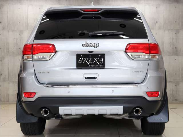 存在感・高級感ともに上質なエクステリアとなっております。