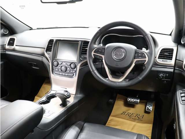 ルームクリーニング施工済!気になる内装の汚れやにおいなども少なく快適にご乗車いただけます。