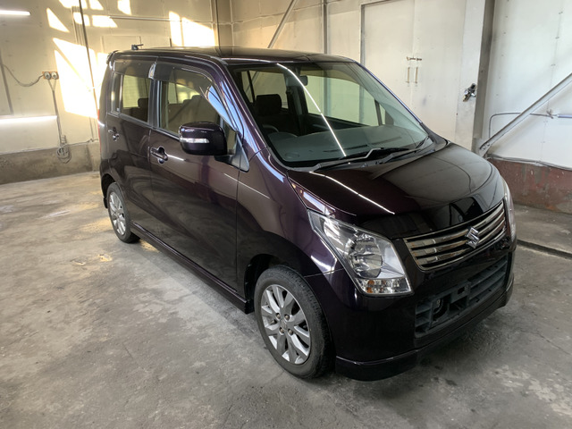 お車と一緒に新品タイヤ(ホイール付き)をご希望の方にはお得な価格にてご提供しております。常時在庫がありますので、いつでもご確認いただけます。