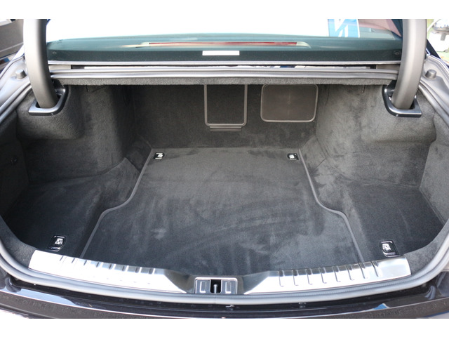 ベントレー フライングスパー V8 4WD 2360.0万円 令和5年(2023年) 福岡