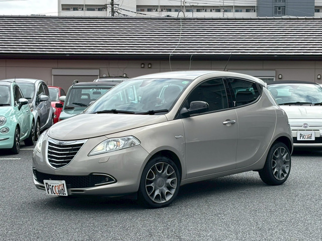 イプシロン(クライスラー) プラチナ 中古車画像