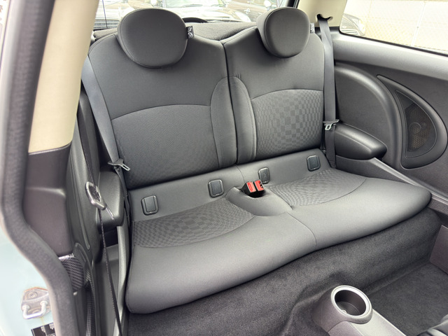 MINI�Ȃ�ł͂̃z�[���h�͂̍����V�[�g���g�p���Ă���܂��B��Ȃɂ́A�`���C���h�V�[�g����t�\�ł��B