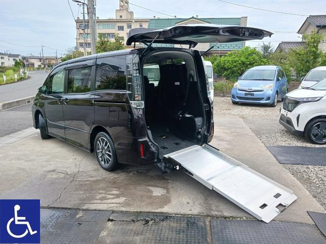 ヴォクシー2.0 ZS