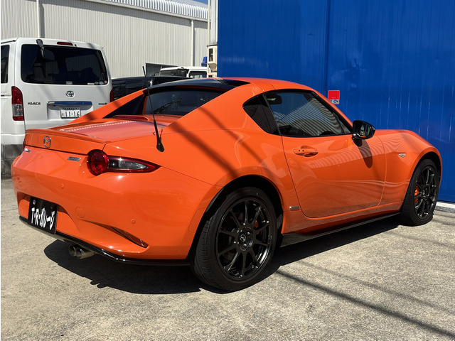 �E�̃��A�t�F���_�[�ɂ́u30TH ANNIVERSARY�v�G���u�������t���Ă���܂��B���̃O���[�h�Ȃ�ł͂̑����ł��ˁB���̓��ʊ������܂�܂���B