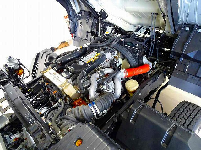 �G���W�����[��