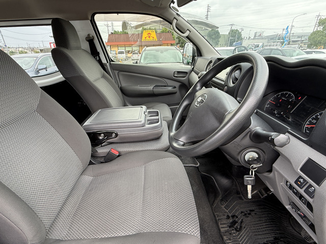 NV350キャラバン2.5 DX ロング ディーゼル 4WD