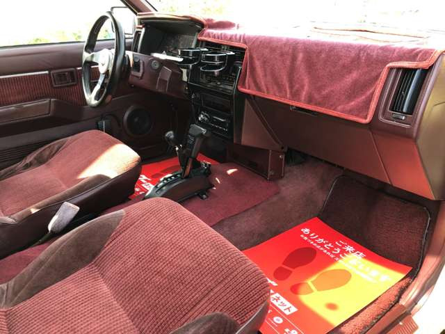 �ԓ���80�N��̃f�U�C���ŕ��͋C�̂�������ł�!�����͎g�p���Ȃǂ͂���܂����傫�������Ȃǂ͂���܂���!�����T�����[�t!MOMO�n���h��!�_�b�V���}�b�h!�J���b�c�F���ACD�f�b�L!ETC!