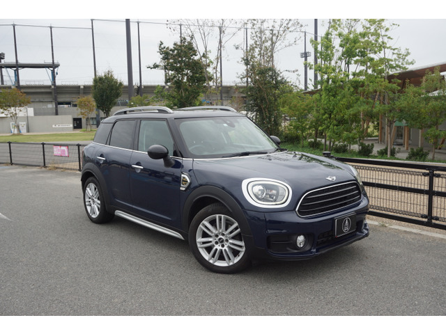 冬はスノーボードに夏はアウトドアでMINIと楽しい一年を!!