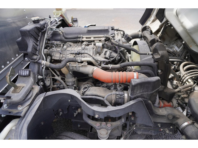 �L�x�ȃg���b�N�A���p�ԁA�n�C�G�[�X�Ȃǎ�舵���Ă���܂��B��xHP�������������Bhttp://www.vantruck.co.jp/