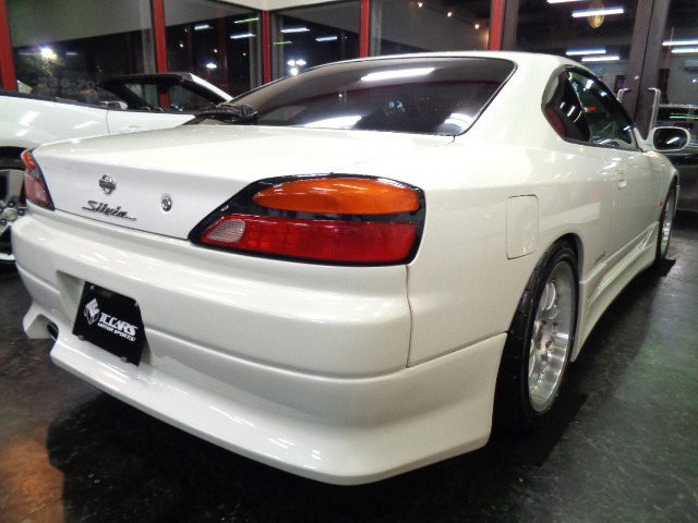 �p�[���z���C�g�J���[VERTX�d�l�t���G�A��&BLITZ�A���~�z�C�[��&HID���C�g&ETC&��p3�X�|�[�N�X�e�A�����O���Z���X�ǂ��d�オ���Ă���܂�