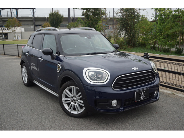 日本車には無いおしゃれなデザインはその人自身の個性を引き出してくれるアイテムの一つとなります☆おしゃれな輸入車で車をファッションの様にお楽しみ下さい☆