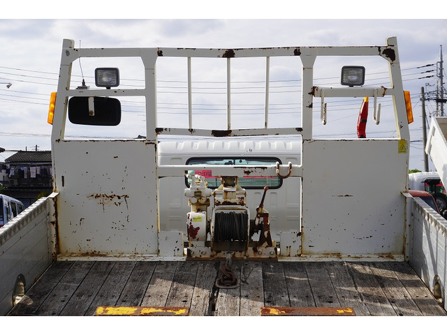 �V�Ԓ����������Ă���܂��B���g�p�̎ԂȂǂ����Ŕ[���������g���b�N����������u���Ă���܂��̂ł������������B