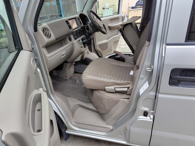 DA64V 5MT A/C �\�[���[�p�l�������ς�